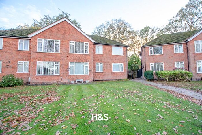 2 Bedroom Maisonette For Sale In Featherstone Crescent, Shirley, Solihull, B90