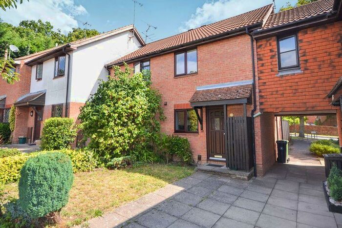 2 Bedroom End Of Terrace House To Rent In Heather Mead, Frimley, GU16