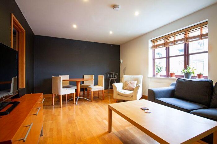 1 Bedroom Apartment To Rent In Kingsley Mews, Wapping Lane, E1W