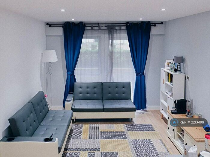 1 Bedroom Flat To Rent In Castleton House, London, NW9