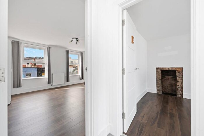 2 Bedroom Terraced House To Rent In Camden High Street, Camden, NW1