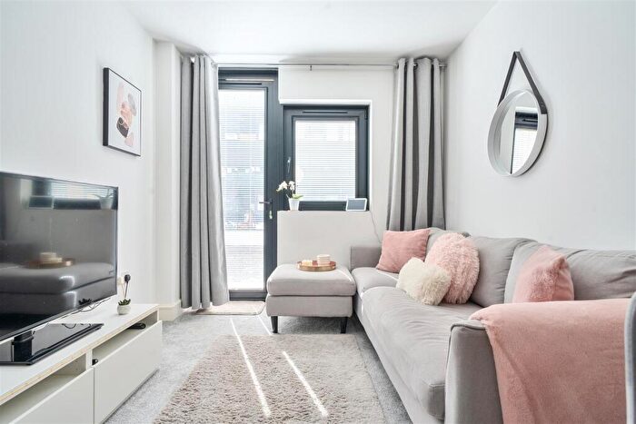 1 Bedroom Flat For Sale In Whitchurch Lane, Bristol, BS14