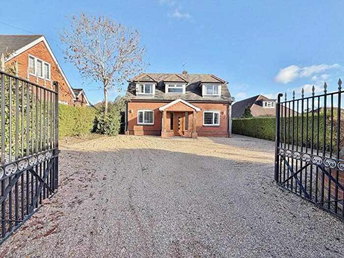 4 Bedroom Detached House For Sale In Ranvilles Lane, Fareham, PO14