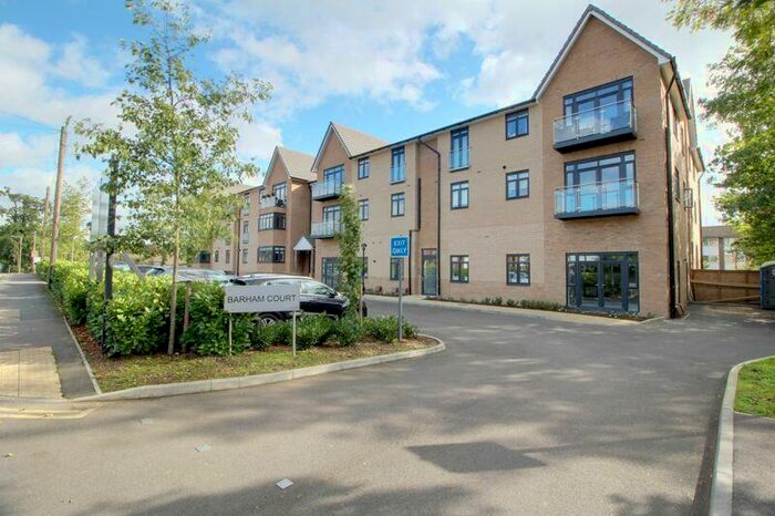 2 Bedroom Flat To Rent In Station Road, Cuffley, EN6