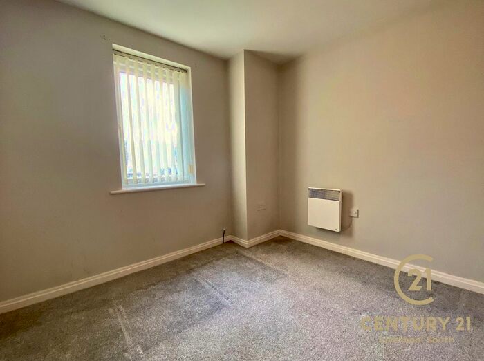 2 Bedroom Flat To Rent In Alderman Road, Hunts Cross, L24