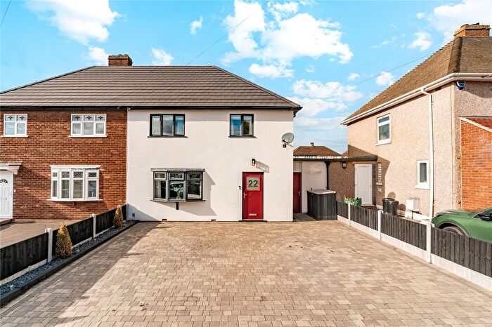 3 Bedroom Semi Detached House For Sale In Plumpton Avenue, Hornchurch, RM12