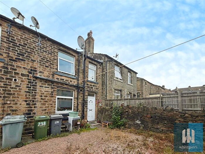 2 Bedroom Terraced House To Rent In New Hey Road, Oakes, Huddersfield, West Yorkshire, HD3