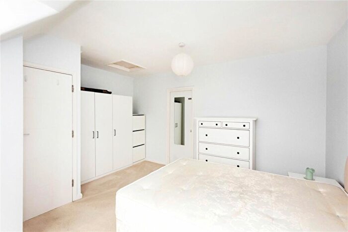 2 Bedroom Apartment To Rent In Bourne Estate, Portpool Lane, London, EC1N