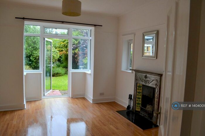 1 Bedroom Flat To Rent In East Dulwich, London, SE22