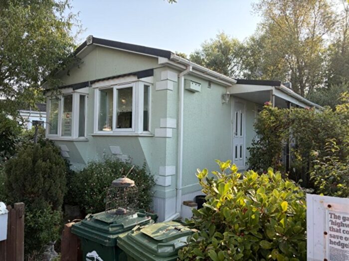 Park Home For Sale In Russet Avenue, Upper Halliford Road, Shepperton, TW17