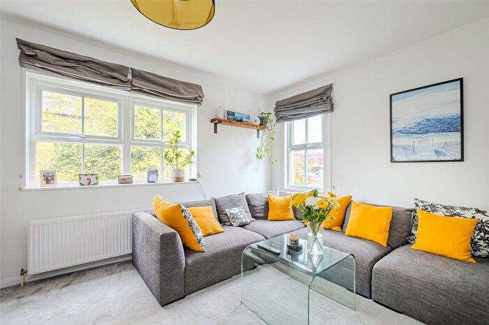 1 Bedroom Flat For Sale In Salford Road, London, SW2