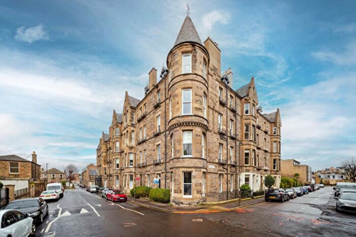 4 Bedroom Apartment For Sale In Leamington Terrace, Bruntsfield, Edinburgh, EH10