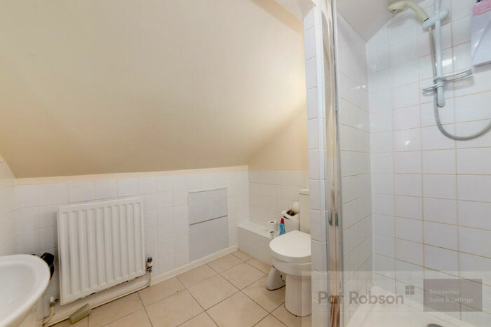 5 Bedroom Maisonette To Rent In Myrtle Grove, Jesmond, Newcastle Upon Tyne, NE2