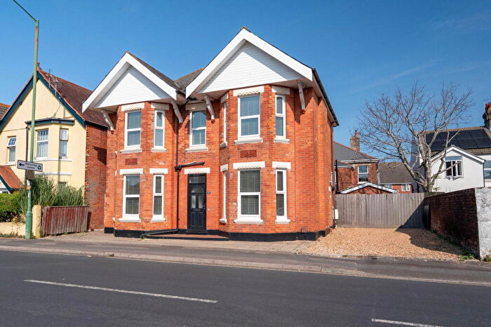 5 Bedroom House Of Multiple Occupation To Rent In Woodside Road, Bournemouth, BH5