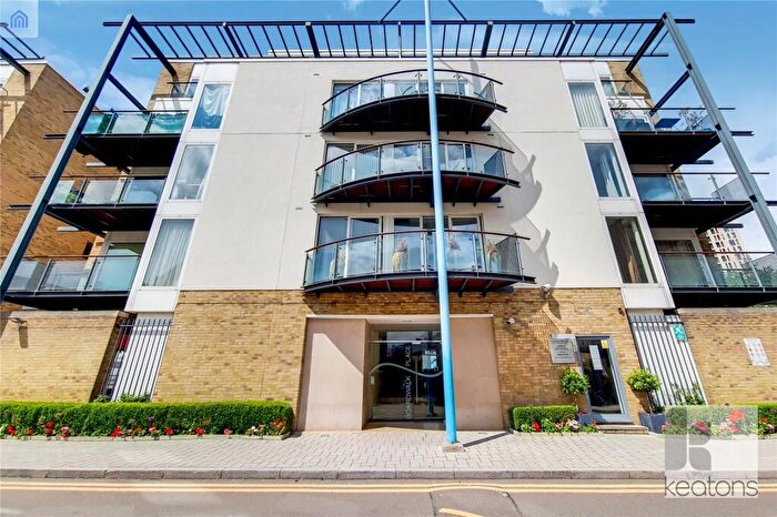 2 Bedroom Flat To Rent In Boardwalk Place, Canary Wharf, London, E14
