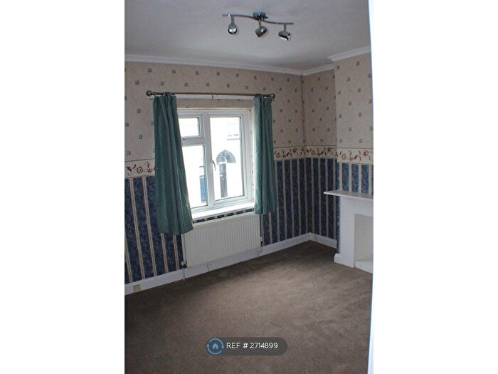 2 Bedroom Terraced House To Rent In Montfort Road, Rochester, ME2