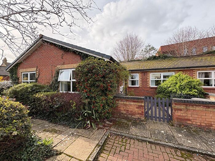 2 Bedroom Bungalow To Rent In Hopkins Court, Oxford, OX4