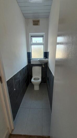 4 Bedroom Terraced House To Rent In Oakley Avenue, Barking, IG11