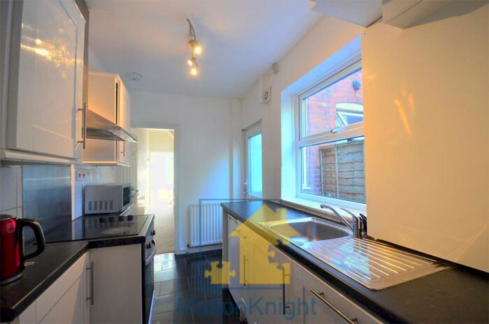 4 Bedroom Terraced House To Rent In Westminster Road, Student Property - Selly Oak, Birmingham, B29