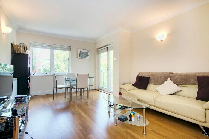 2 Bedroom Flat To Rent In Rudyard Court, Long Lane, London, SE1
