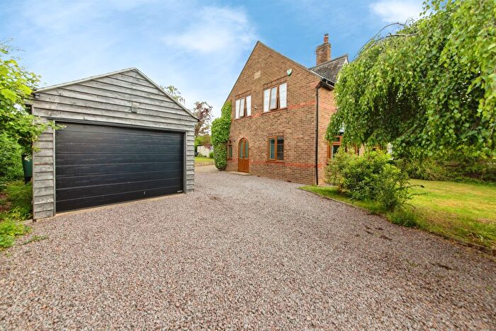 4 Bedroom Semi-Detached House For Sale In High Street, South Kyme, Lincoln, LN4