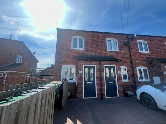2 Bedroom Town House To Rent In Salvation Mews, Swadlincote, DE11