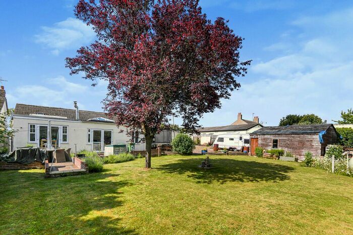 4 Bedroom Detached Bungalow For Sale In South Eau Bank, Throckenholt, Spalding, Lincs, PE12