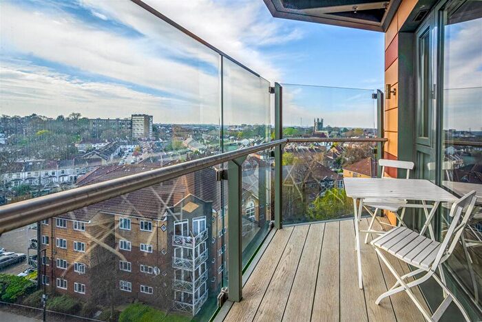 2 Bedroom Apartment To Rent In Wandle Road, Croydon, CR0