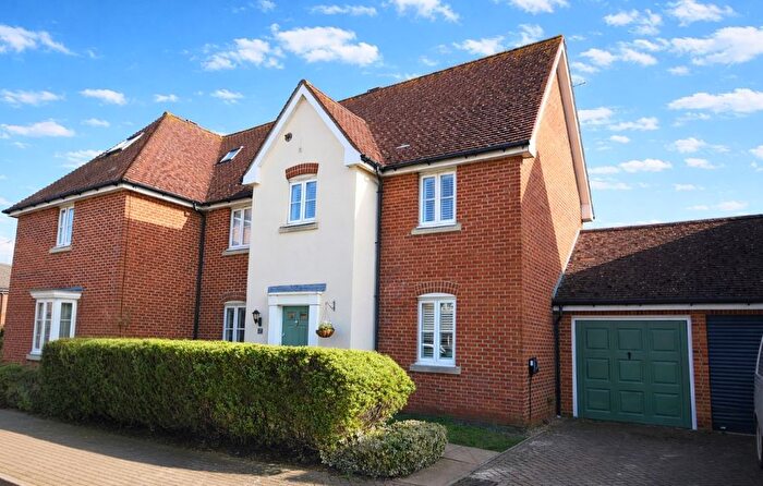 3 Bedroom Semi-Detached House For Sale In Oldfield Drive, Rochester, ME1