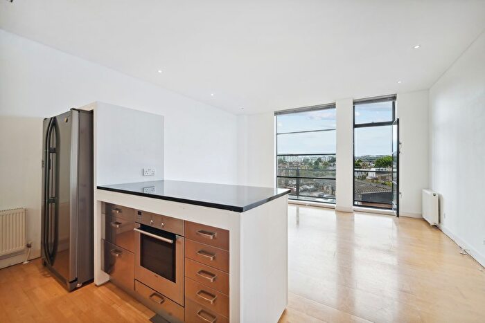 2 Bedroom Flat To Rent In Evershed Walk, Chiswick, London, W4