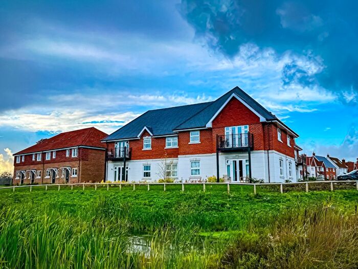 2 Bedroom Flat To Rent In Genus Court, Wokingham, RG40