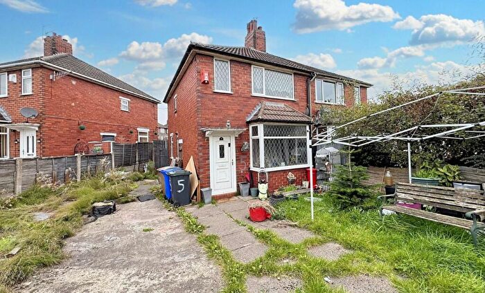 2 Bedroom Semi-Detached House For Sale In Howard Crescent, Stoke-On-Trent, Staffordshire, ST1