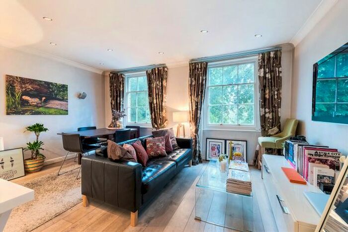 1 Bedroom Flat To Rent In Brompton Square, London, SW3