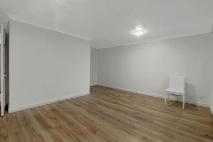 3 Bedroom Flat To Rent In Altair Close, Tottenham, London, N17