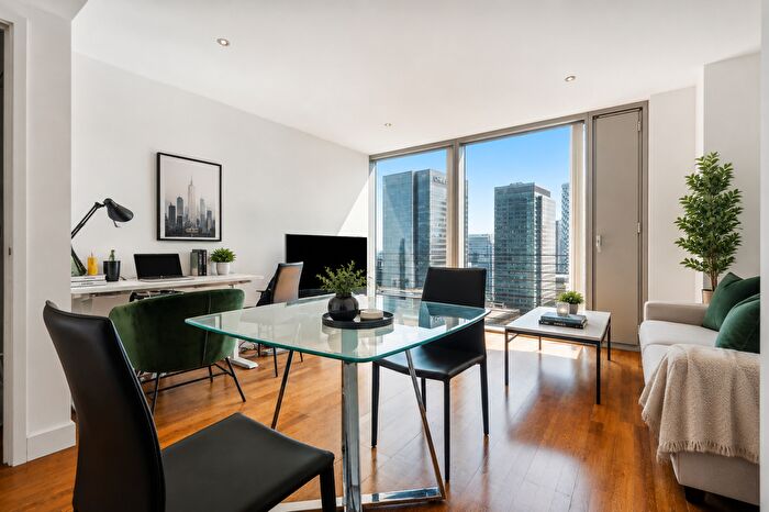 1 Bedroom Flat For Sale In Landmark East Tower, Canary Wharf, E14