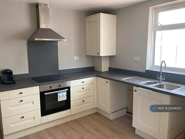 4 Bedroom Semi-Detached House To Rent In Waverley Road, Leamington Spa, CV31