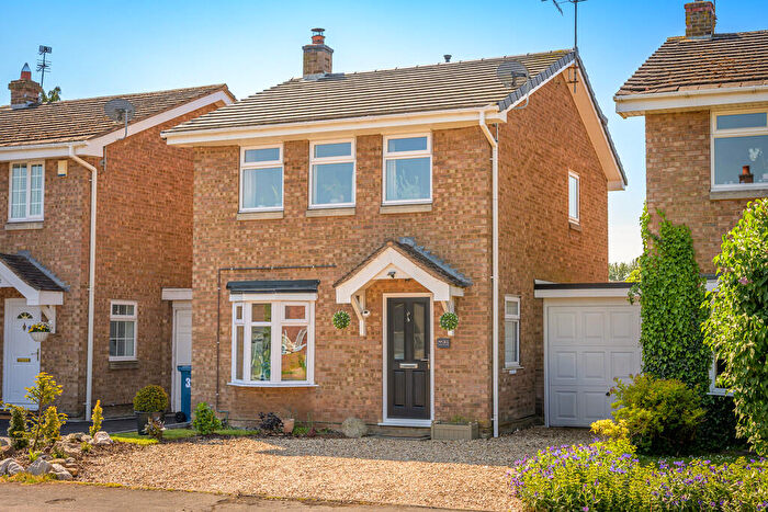 3 Bedroom Link Detached House For Sale In St Lawrence Way, Gnosall, ST20