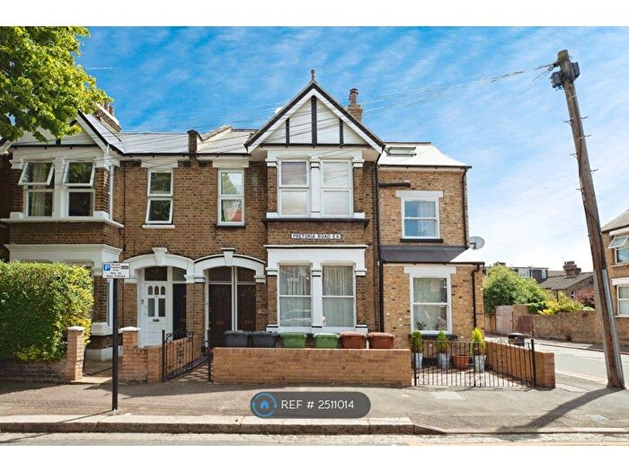 3 Bedroom Flat To Rent In Pretoria Road, London, E11