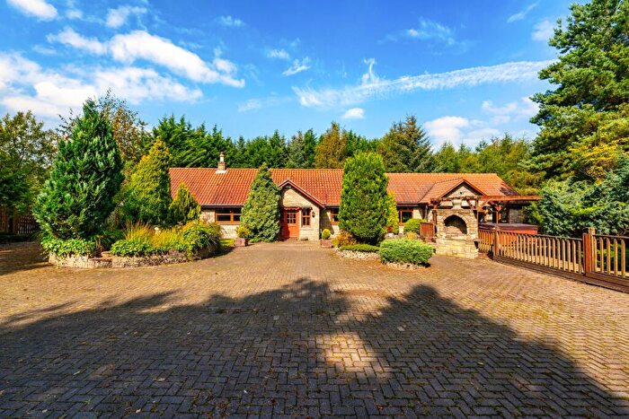 6 Bedroom Detached Bungalow For Sale In East Whitburn, Swineabbey, EH47