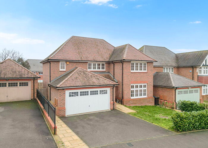 4 Bedroom Detached House For Sale In Alstonefield Close, Amington Garden Village, B77