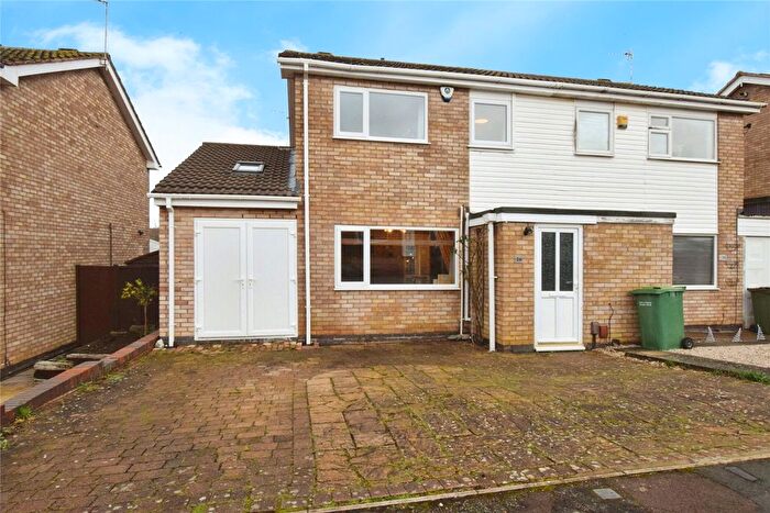 3 Bedroom Semi Detached House For Sale In Culworth Drive, Wigston, Leicestershire, LE18