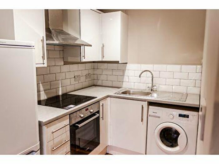 1 Bedroom Flat To Rent In Kennoway Drive, Thornwood, G11
