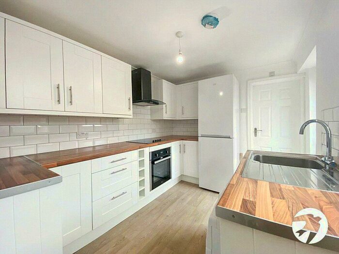 3 Bedroom Terraced House To Rent In Milton Road, Gillingham, ME7