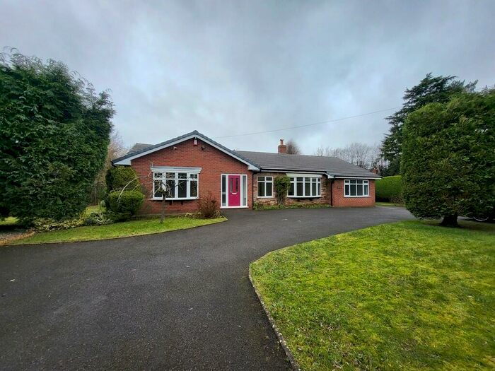3 Bedroom Detached Bungalow To Rent In Holly Road, Uttoxeter, ST14