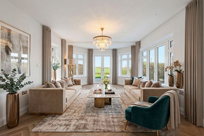 4 Bedroom Property For Sale In Aldham Road, Hadleigh, IP7