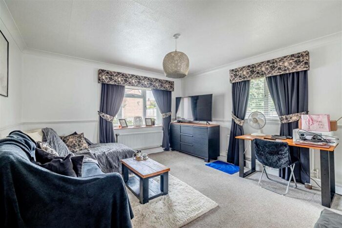 1 Bedroom Apartment For Sale In Liddell Way, Ascot, SL5