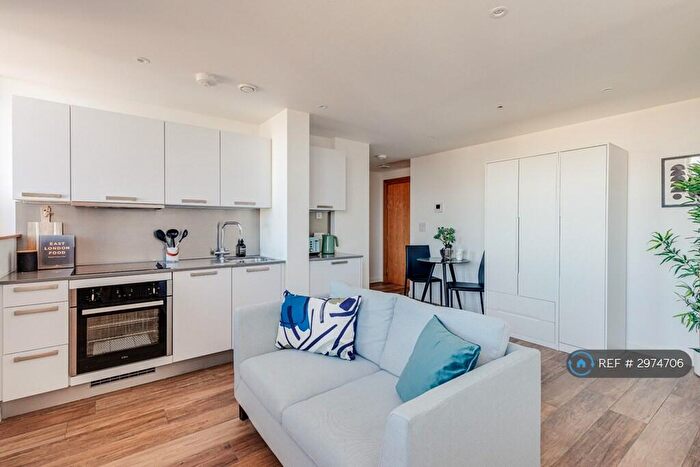 Studio To Rent In Berkshire House, Maidenhead, SL6