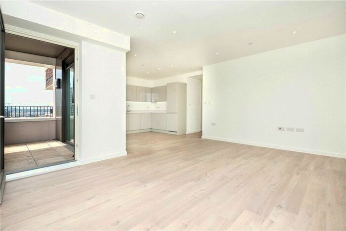 3 Bedroom Flat To Rent In Heartwell Avenue, London, E16