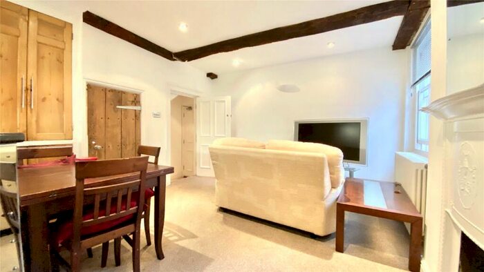 2 Bedroom Apartment To Rent In Castle Street, Reading, Berkshire, RG1