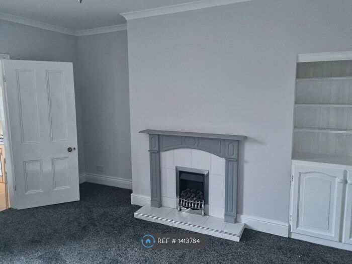 2 Bedroom Flat To Rent In Hartington Street, Consett, DH8